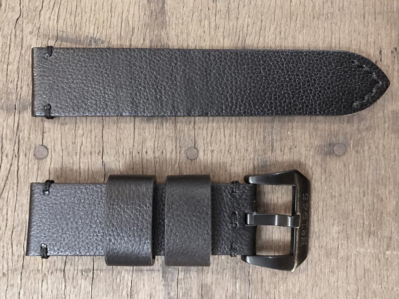 1-strap-black-leather